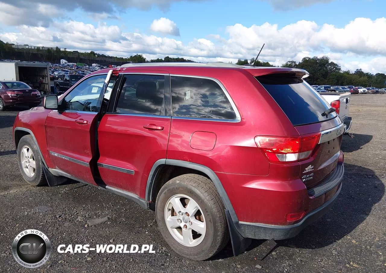 2012 Jeep Grand Cherokee Laredo VIN:1C4RJFAG4CC135889 - 3