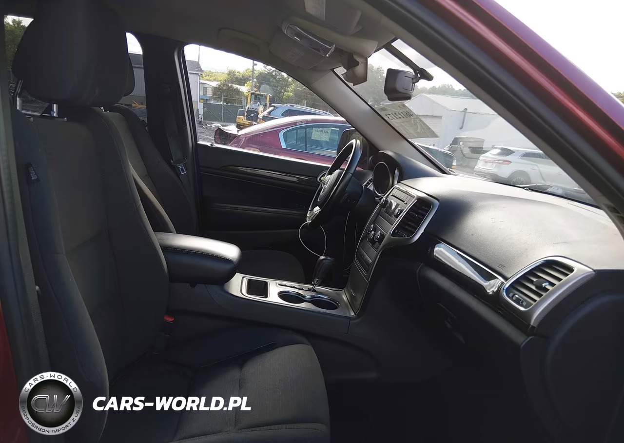 2012 Jeep Grand Cherokee Laredo VIN:1C4RJFAG4CC135889 - 5
