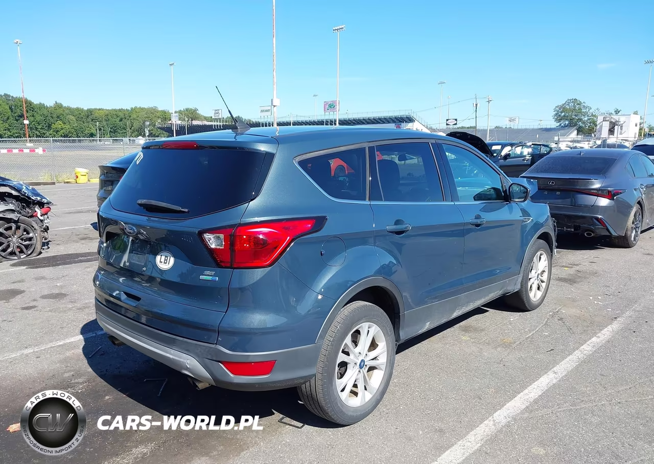 2019 Ford Escape Se VIN:1FMCU9GD2KUA10017 - 4