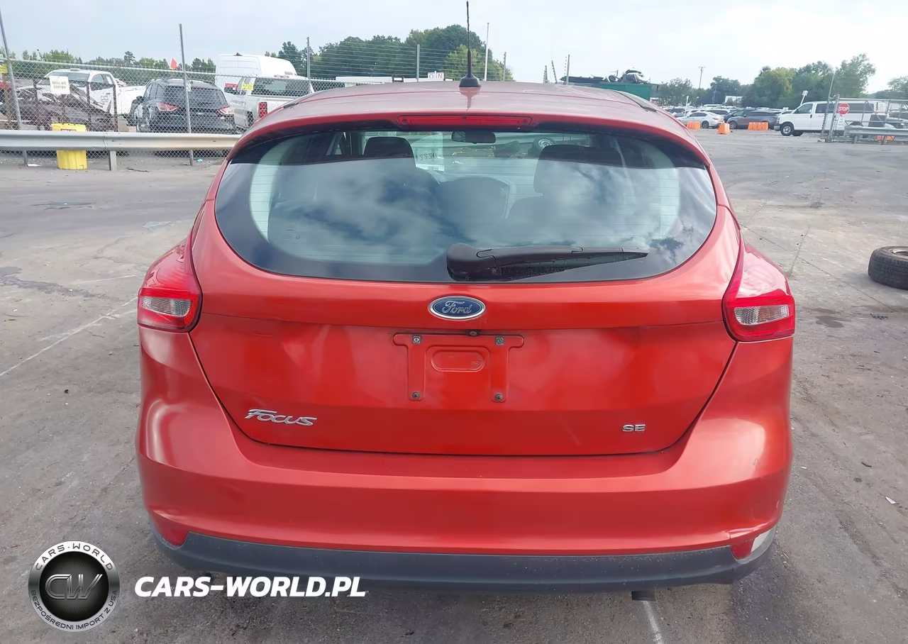 2018 Ford Focus Se VIN:1FADP3K26JL307417 - 17