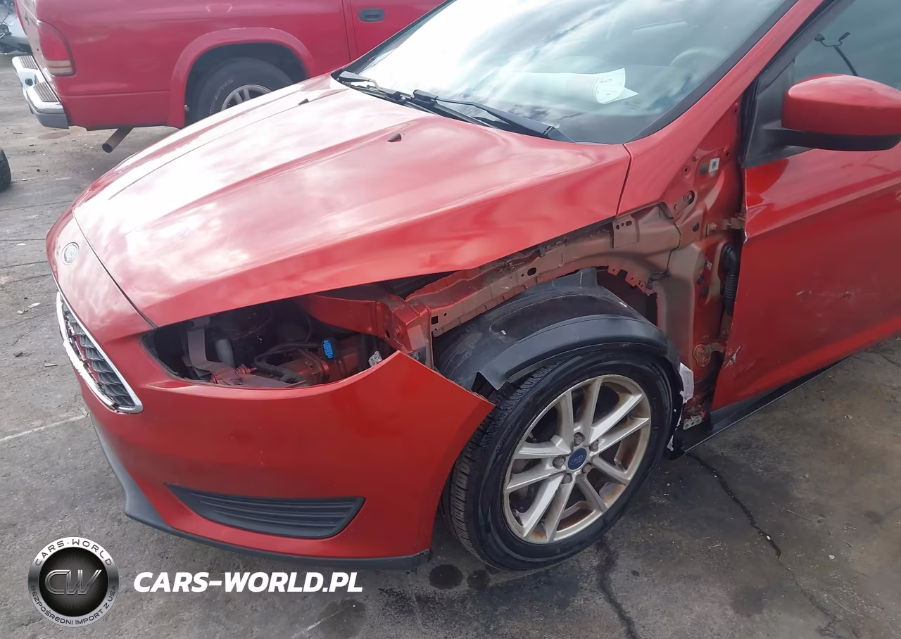 2018 Ford Focus Se VIN:1FADP3K26JL307417 - 6