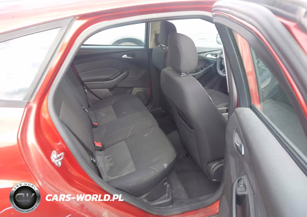 2018 Ford Focus Se VIN:1FADP3K26JL307417 - 8