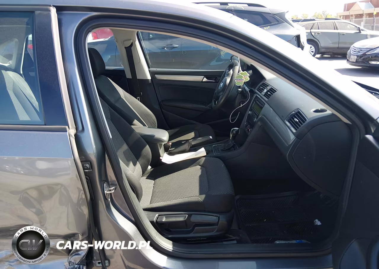 2015 Volkswagen Passat 1.8T S VIN:1VWAT7A32FC062436 - 5