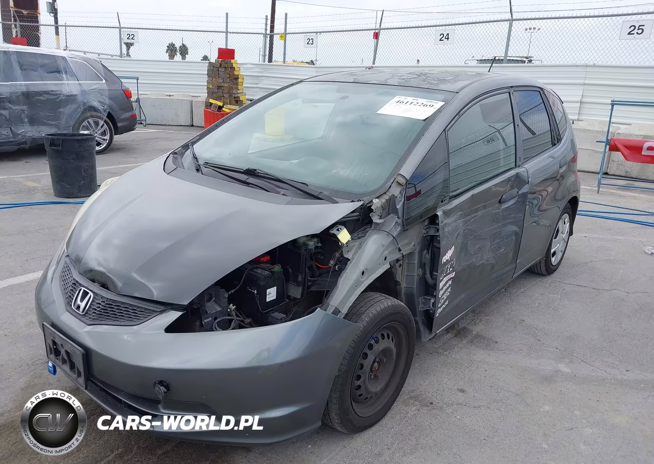 2013 Honda Fit VIN:JHMGE8H31DC026574 - 2