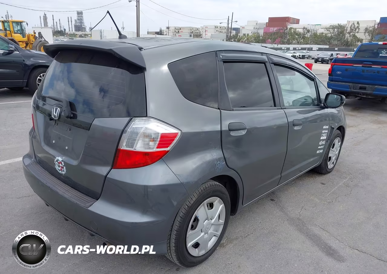 2013 Honda Fit VIN:JHMGE8H31DC026574 - 4