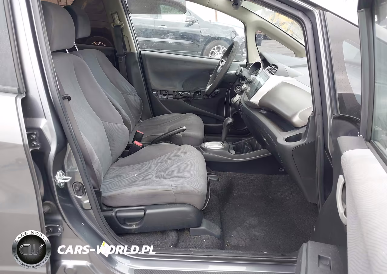 2013 Honda Fit VIN:JHMGE8H31DC026574 - 5