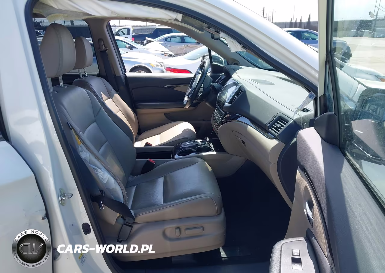 2016 Honda Pilot Touring VIN:5FNYF6H9XGB127860 - 5