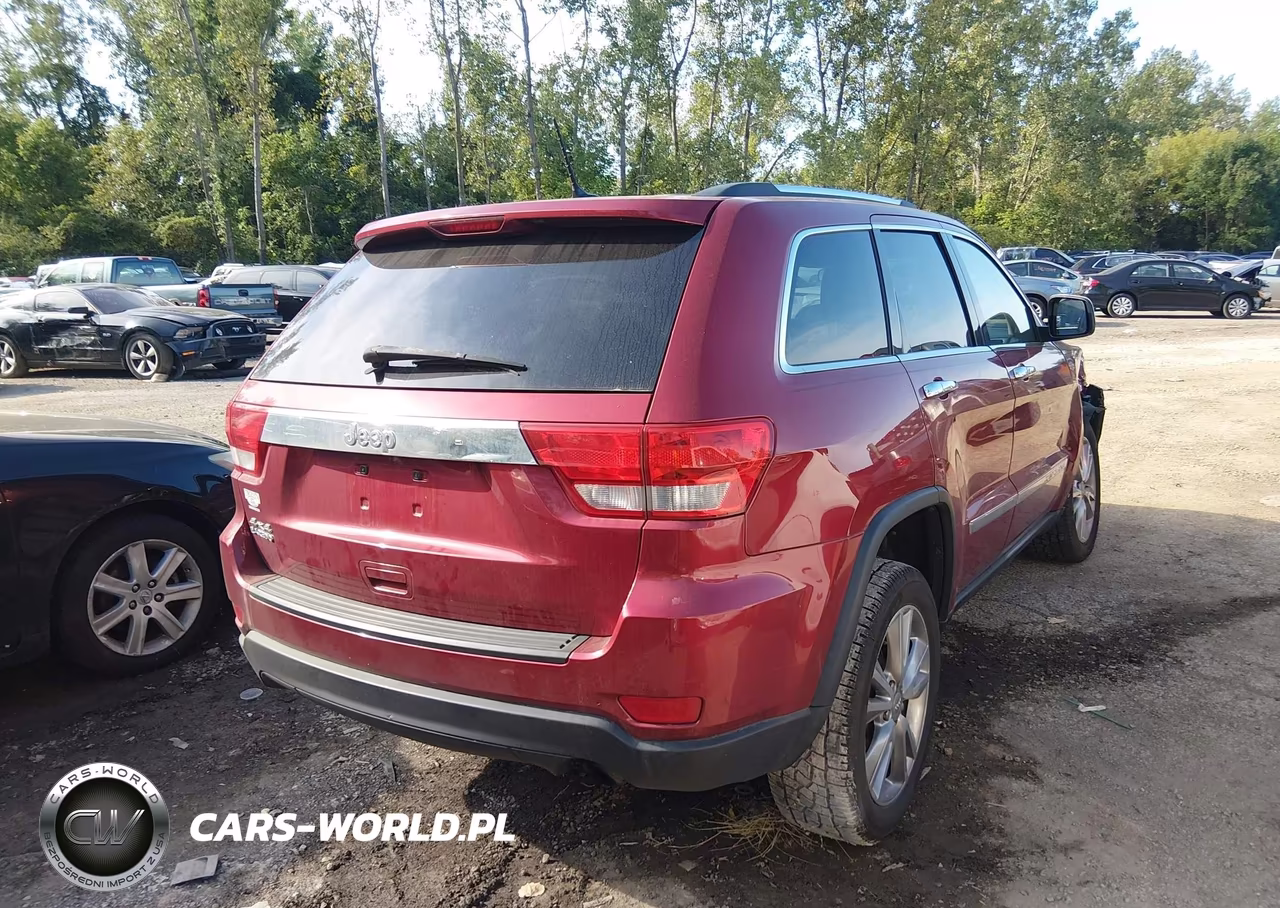 2013 Jeep Grand Cherokee Laredo VIN:1C4RJFAG1DC506587 - 4