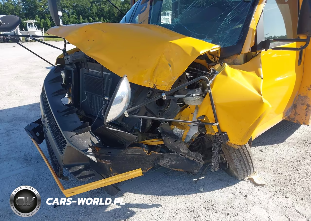 2009 Chevrolet Express Cutaway Work Van VIN:1GBJG31K591115089 - 11