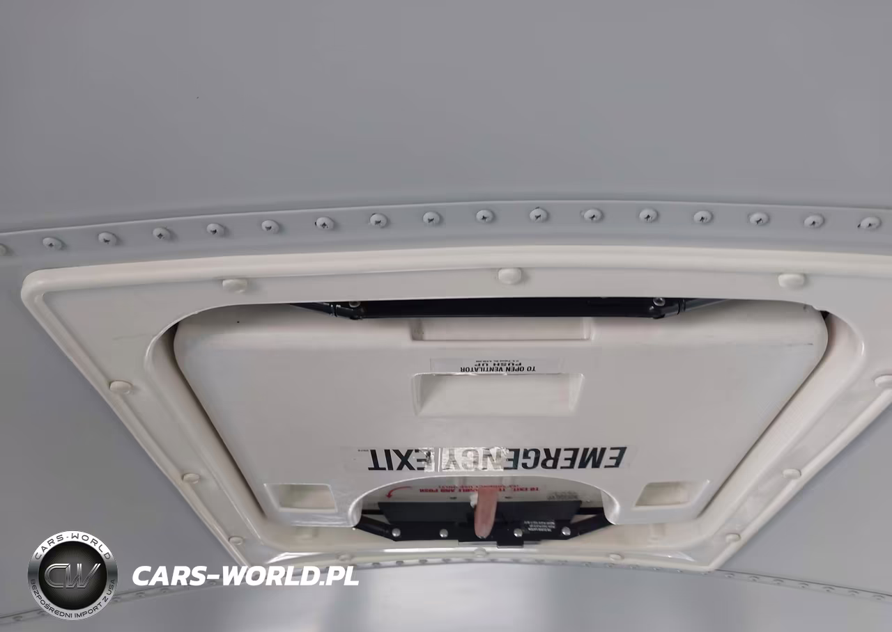 2009 Chevrolet Express Cutaway Work Van VIN:1GBJG31K591115089 - 13