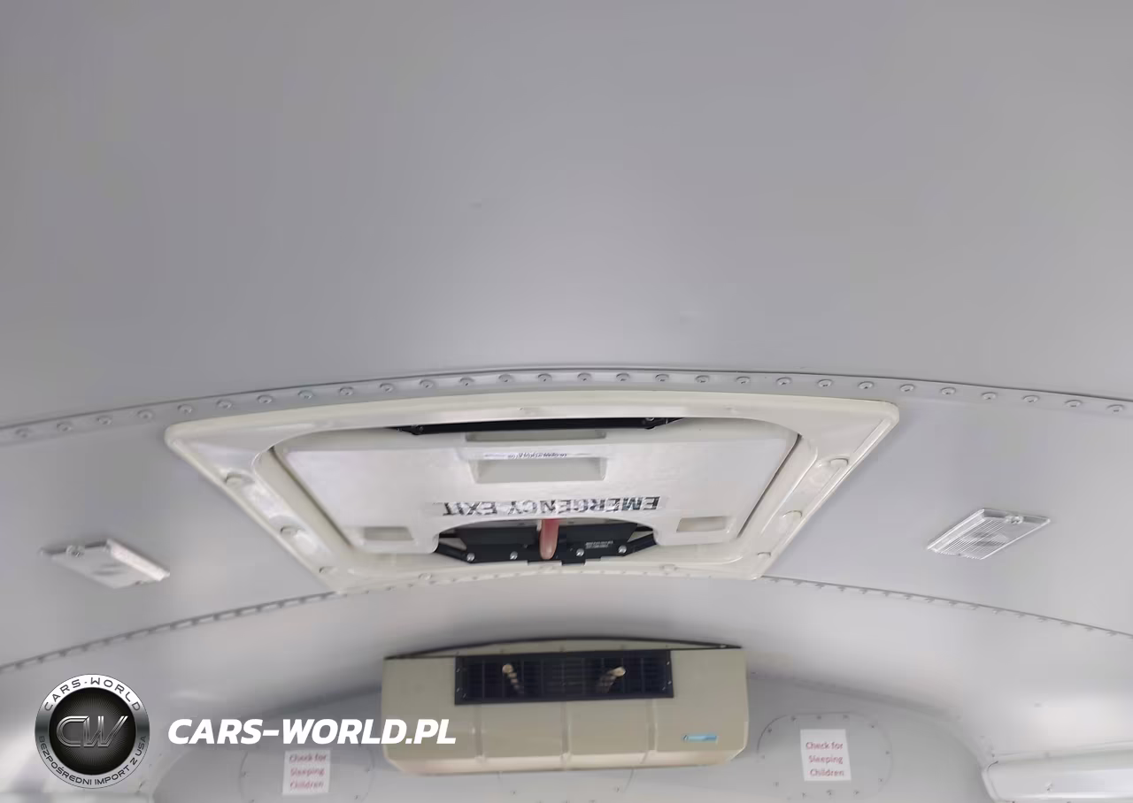 2009 Chevrolet Express Cutaway Work Van VIN:1GBJG31K591115089 - 14