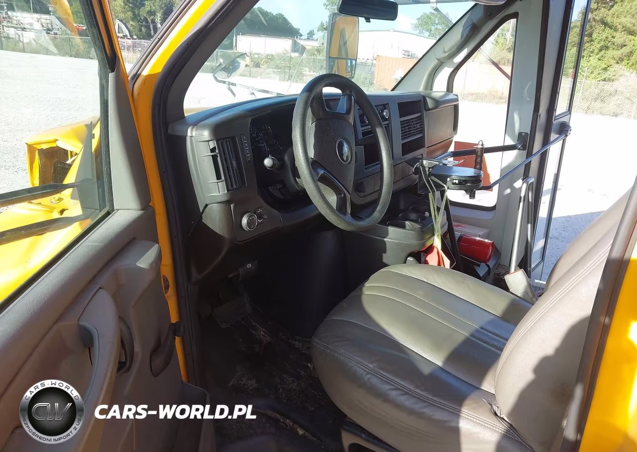 2009 Chevrolet Express Cutaway Work Van VIN:1GBJG31K591115089 - 7