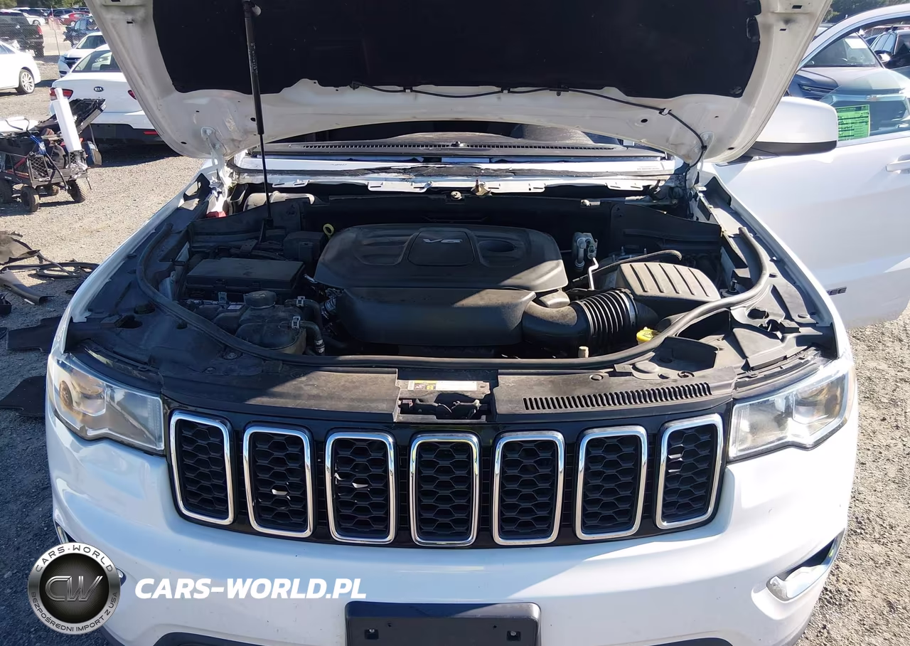 2017 Jeep Grand Cherokee Laredo 4X4 VIN:1C4RJFAG0HC773161 - 10