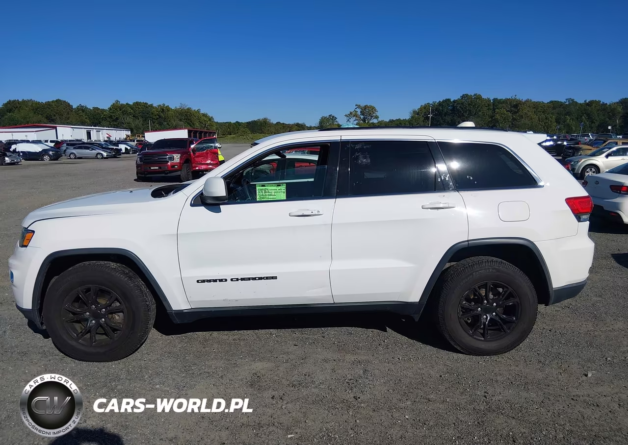 2017 Jeep Grand Cherokee Laredo 4X4 VIN:1C4RJFAG0HC773161 - 15