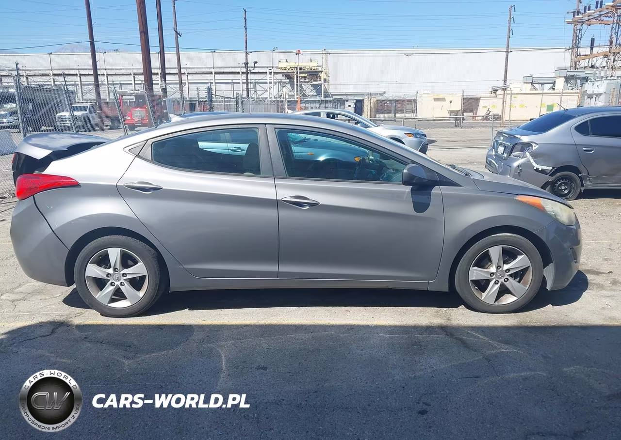 2013 Hyundai Elantra Gls VIN:5NPDH4AE3DH347357 - 13