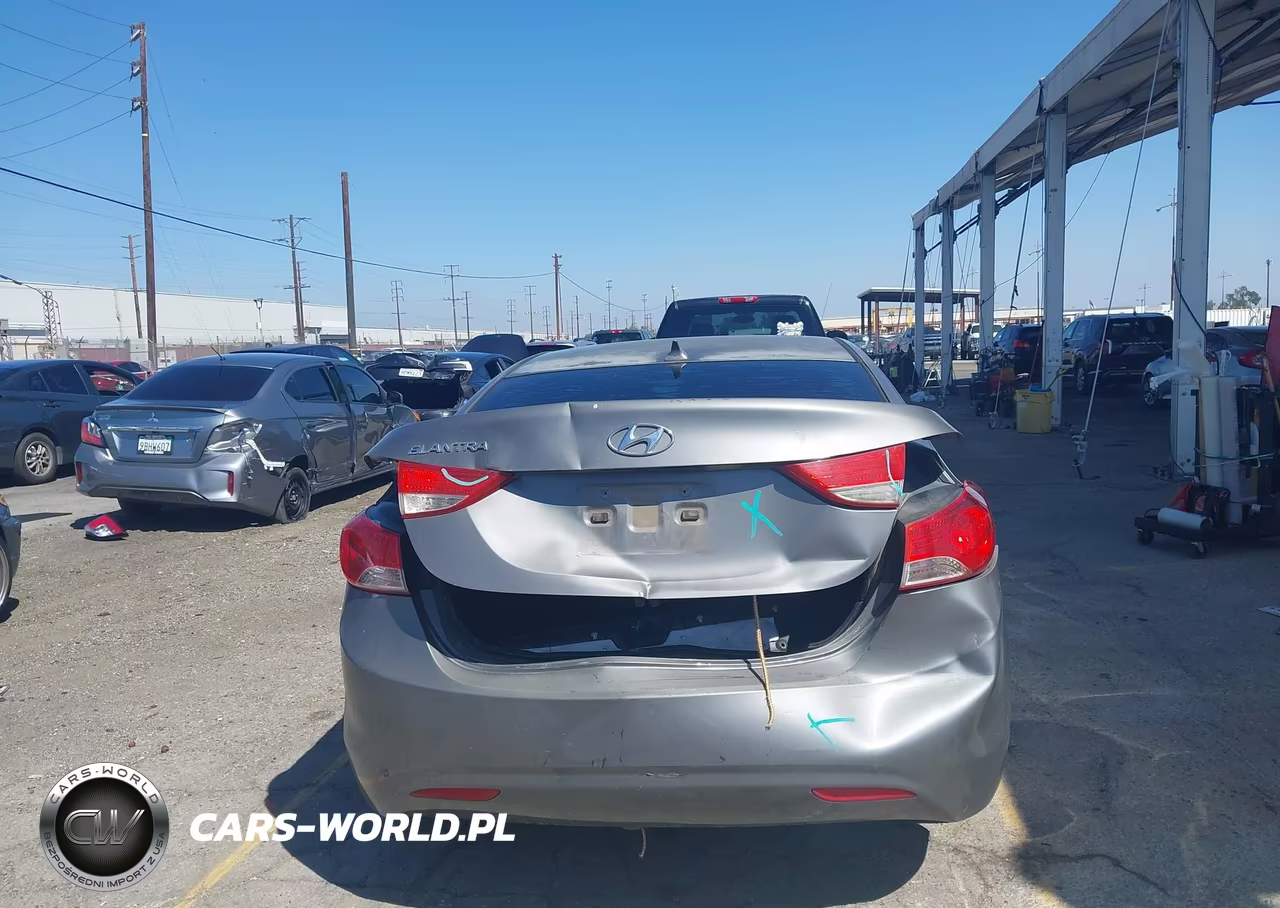 2013 Hyundai Elantra Gls VIN:5NPDH4AE3DH347357 - 16