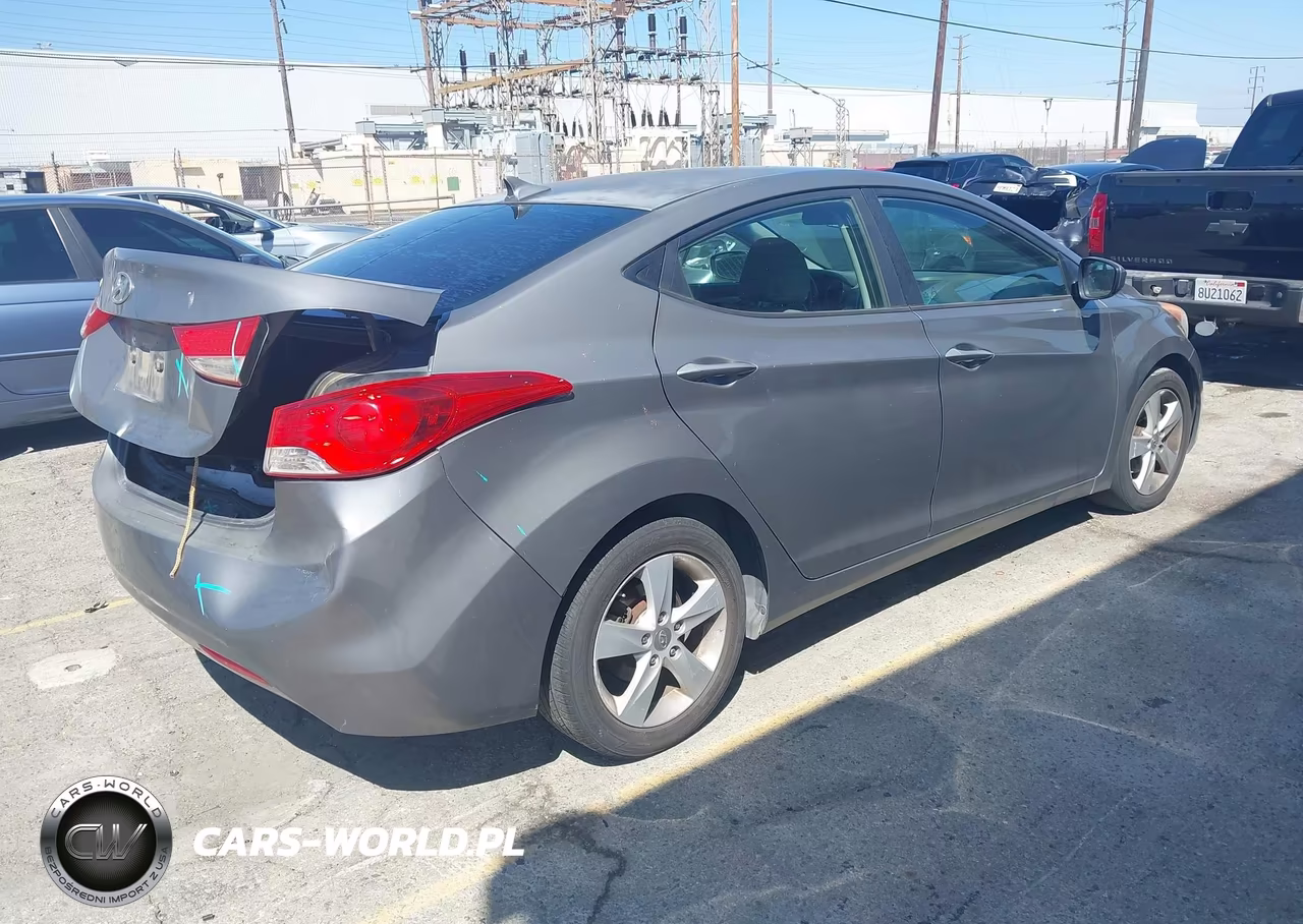 2013 Hyundai Elantra Gls VIN:5NPDH4AE3DH347357 - 4
