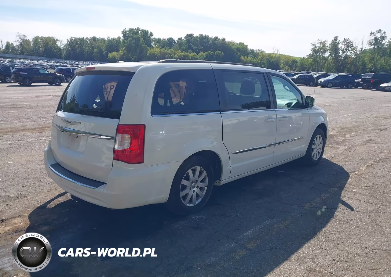 2016 Chrysler Town & Country Touring VIN:2C4RC1BG1GR206149 - 4