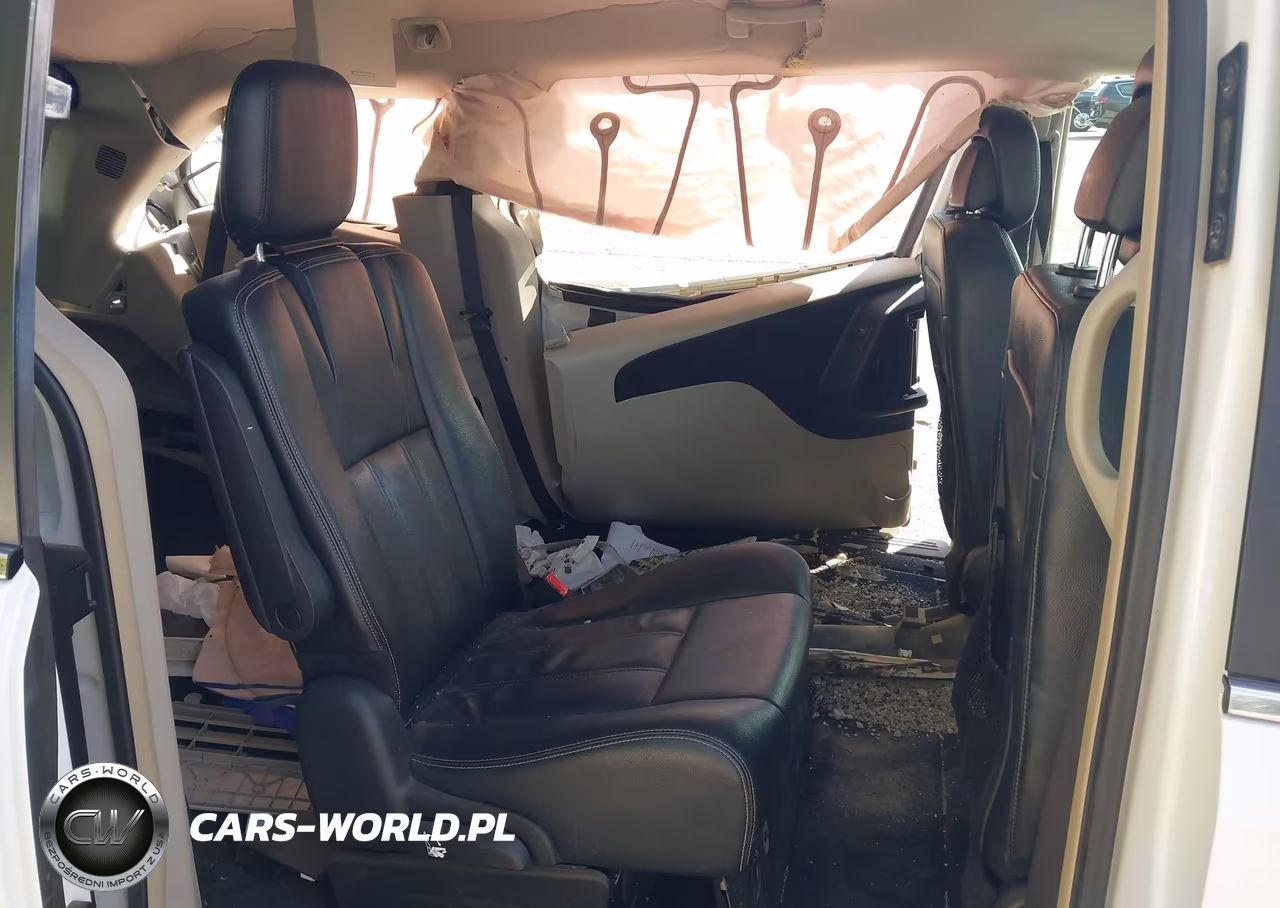 2016 Chrysler Town & Country Touring VIN:2C4RC1BG1GR206149 - 8