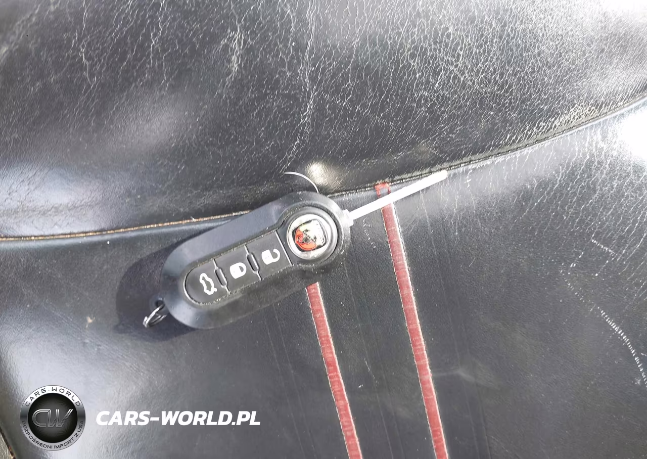 2014 Fiat 500 Abarth VIN:3C3CFFFH3ET294116 - 11