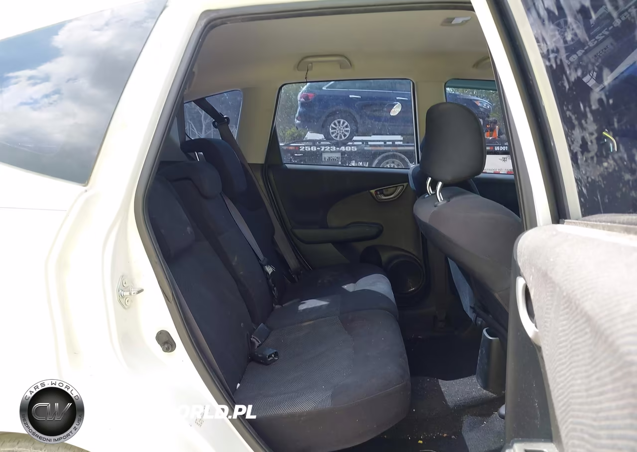 2011 Honda Fit Sport VIN:JHMGE8H59BS000518 - 5