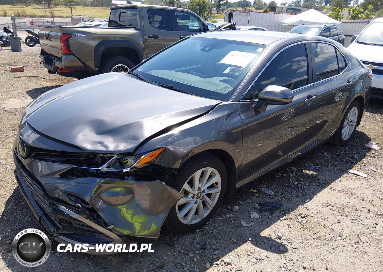 2022 Toyota Camry Le VIN:4T1C11AK7NU684945 - 2
