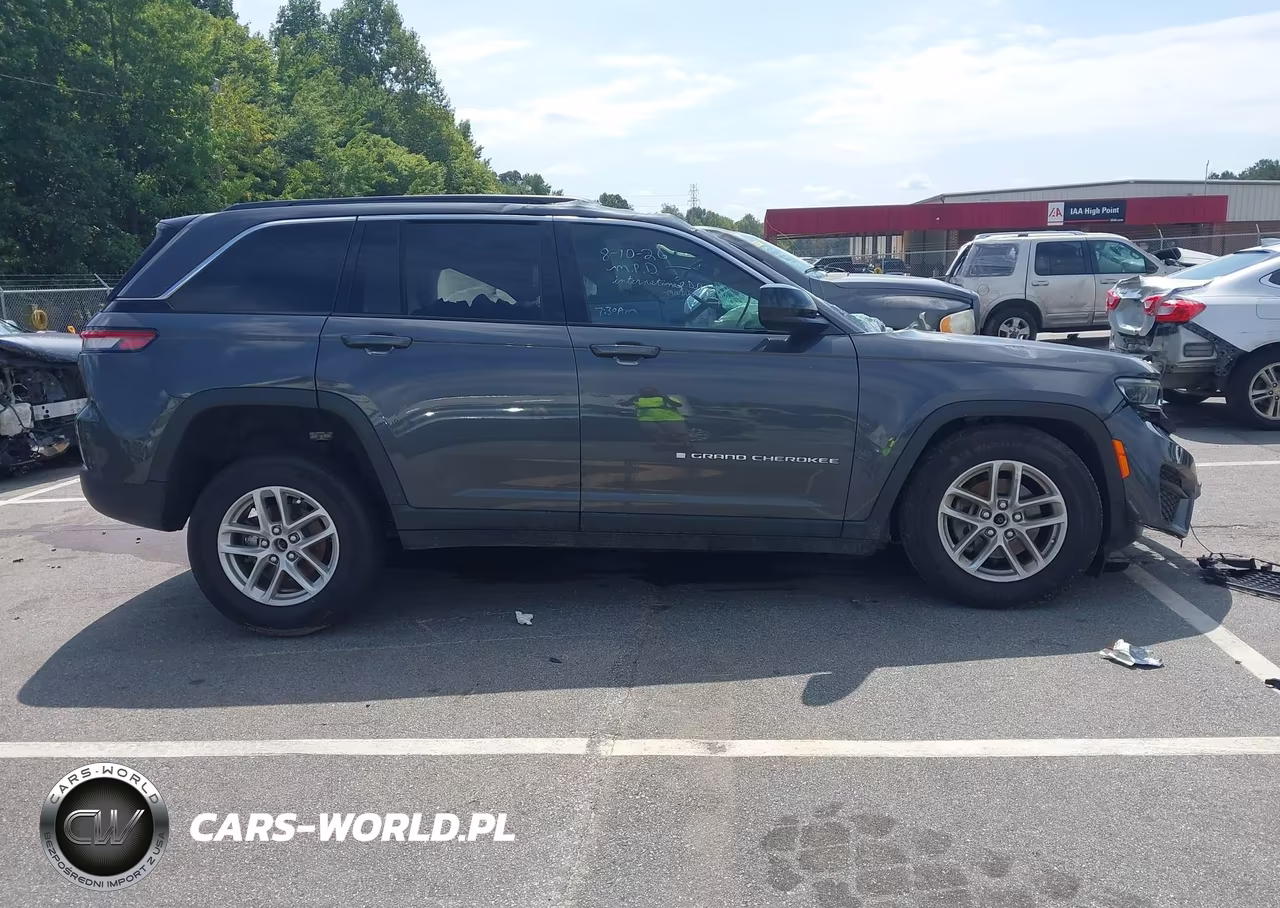 2025 Jeep Grand Cherokee Laredo X 4X4 VIN:1C4RJHAG3SC331963 - 12