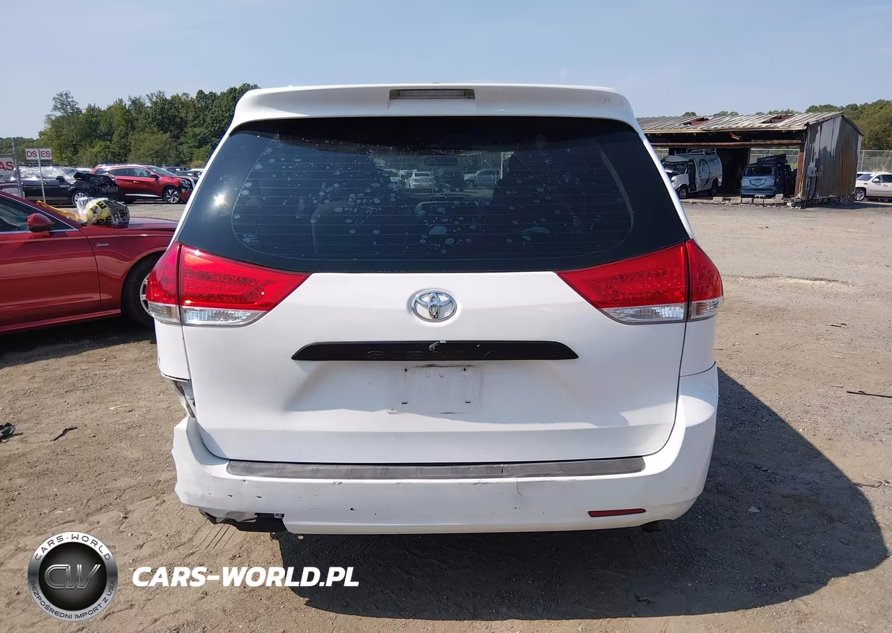 2011 Toyota Sienna VIN:5TDKA3DCXBS004679 - 16