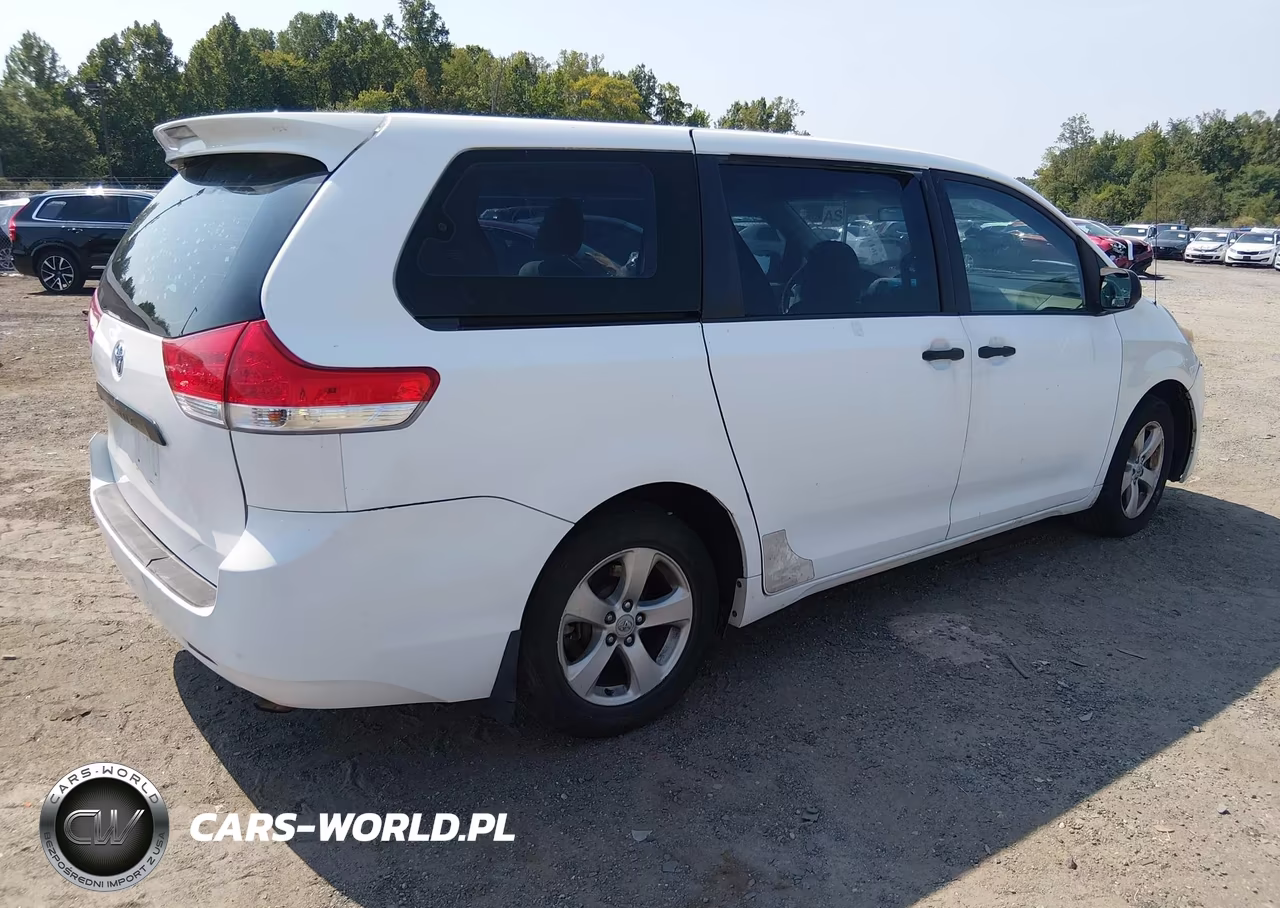 2011 Toyota Sienna VIN:5TDKA3DCXBS004679 - 4