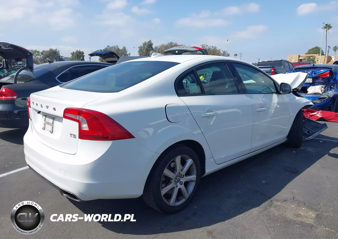 2016 Volvo S60 T5 Drive-E VIN:YV126MFJ3G2402523 - 4