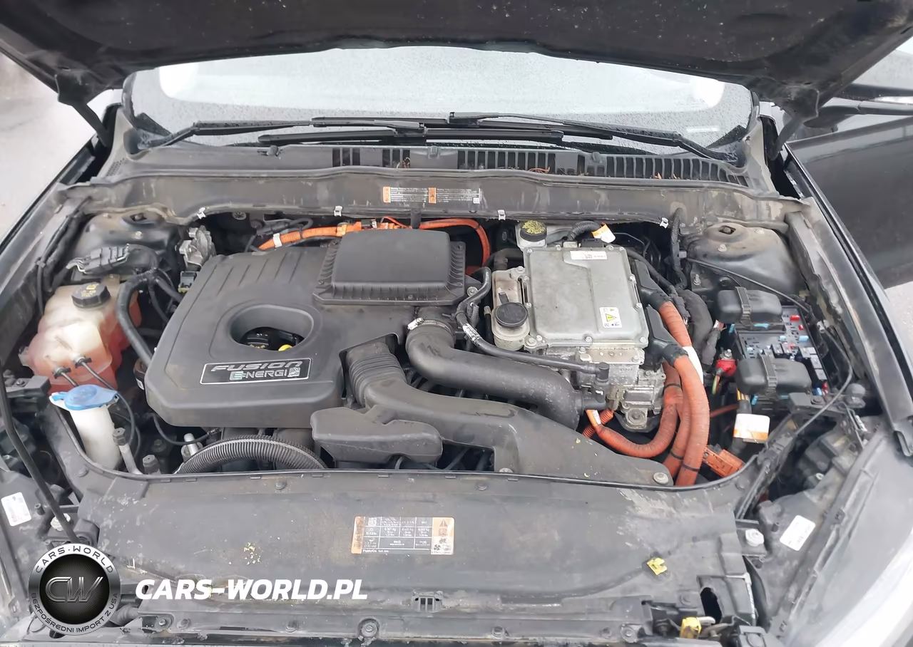 2015 Ford Fusion Energi Titanium VIN:3FA6P0SUXFR201098 - 10