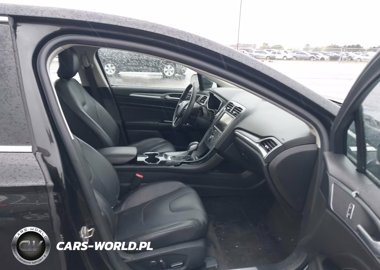 2015 Ford Fusion Energi Titanium VIN:3FA6P0SUXFR201098 - 5