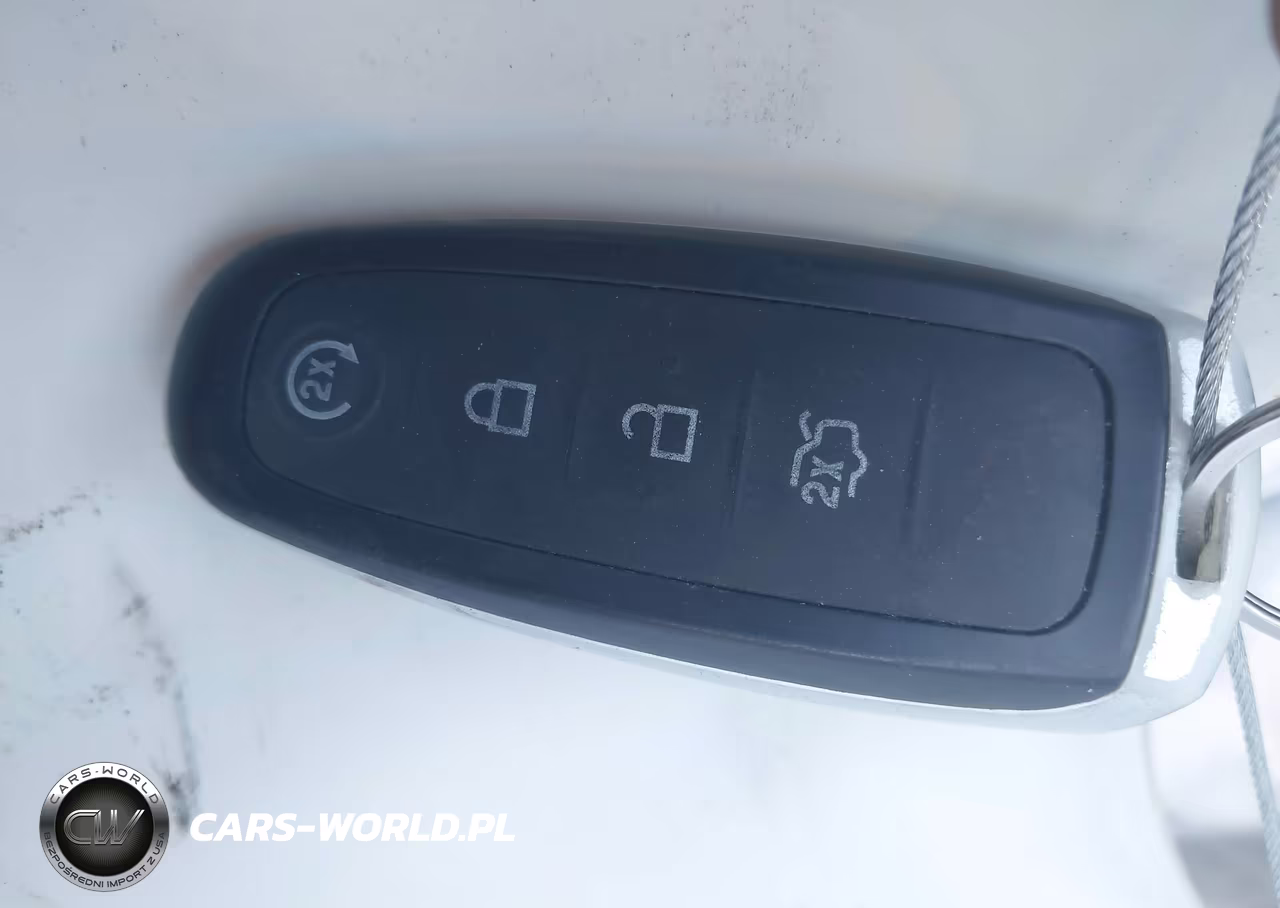 2017 Ford Escape Titanium VIN:1FMCU9J95HUB03899 - 11