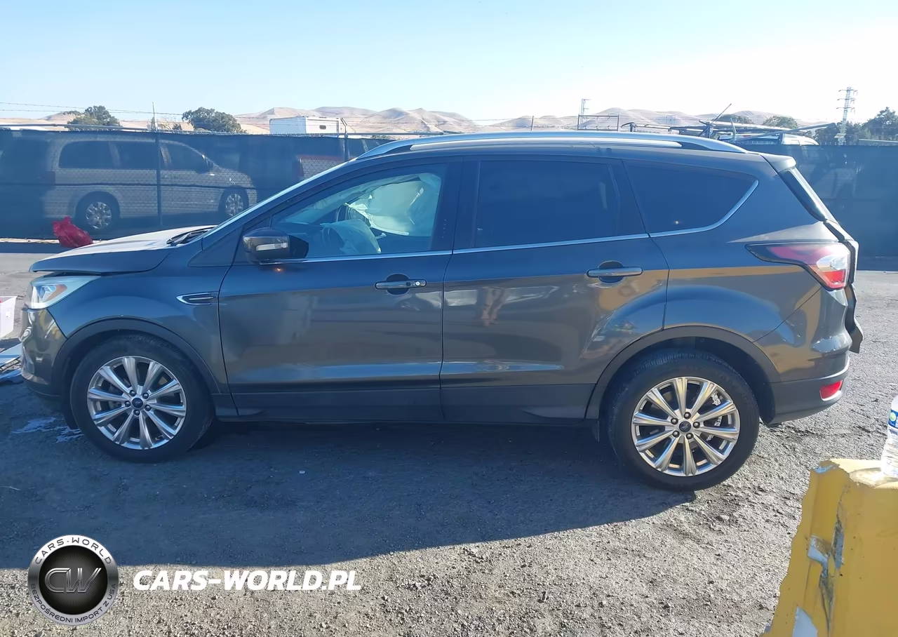 2017 Ford Escape Titanium VIN:1FMCU9J95HUB03899 - 14