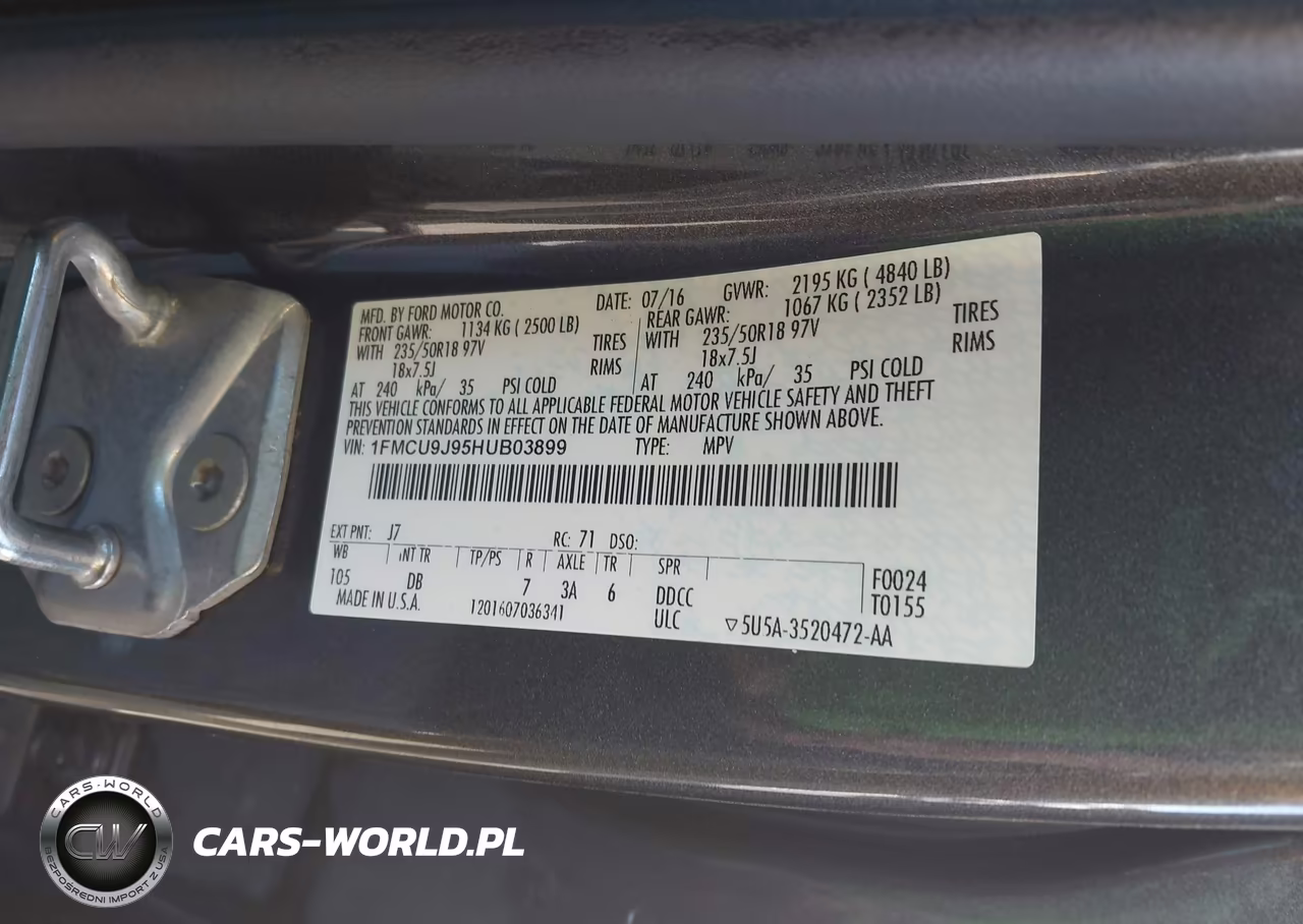 2017 Ford Escape Titanium VIN:1FMCU9J95HUB03899 - 9
