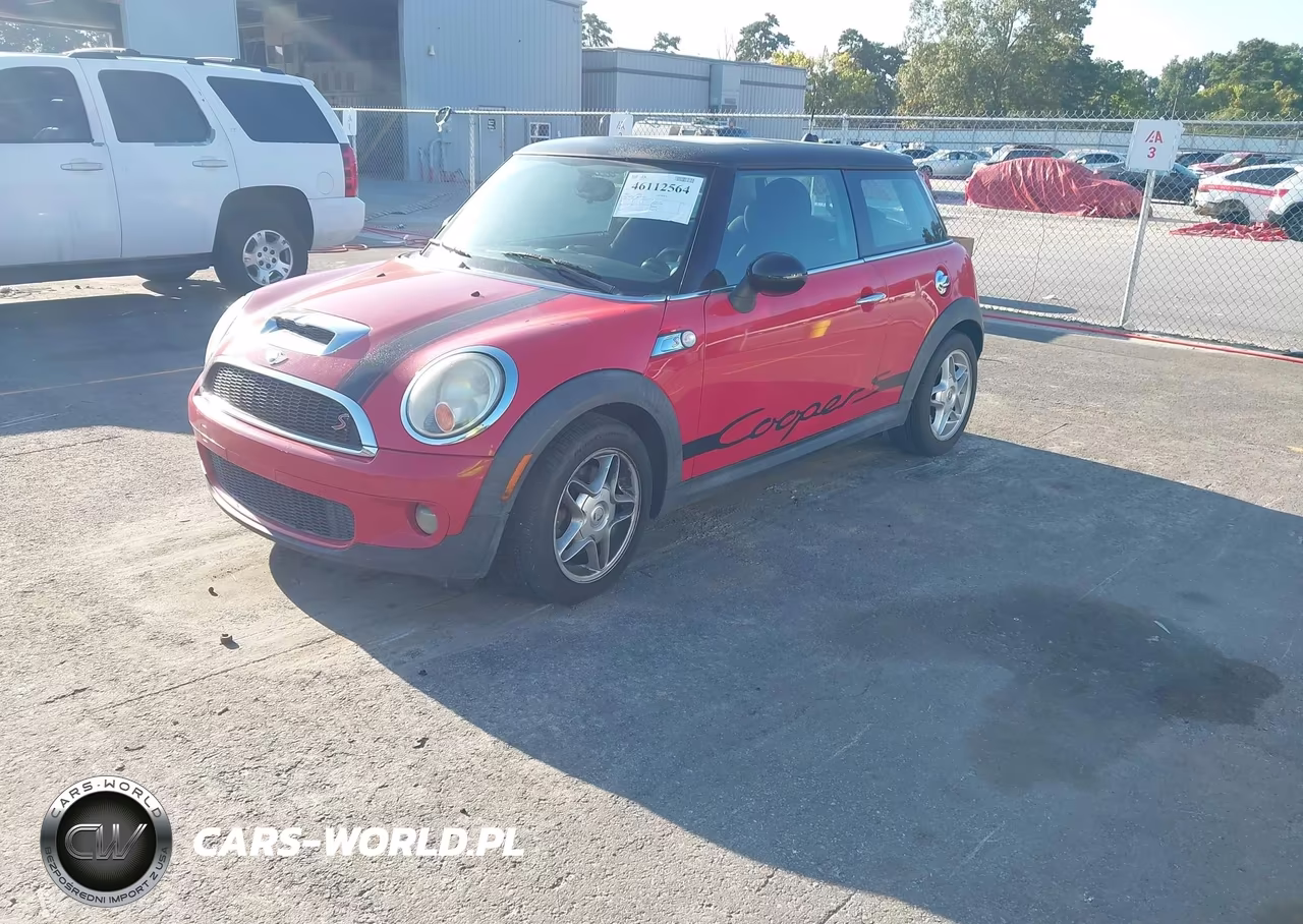 2008 Mini Cooper S VIN:WMWMF73588TV32894 - 2