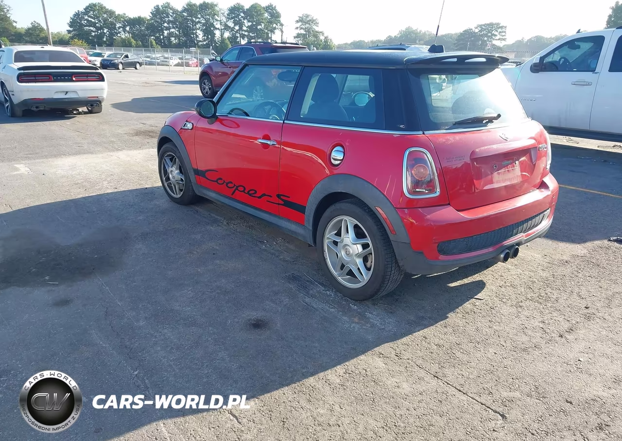 2008 Mini Cooper S VIN:WMWMF73588TV32894 - 3
