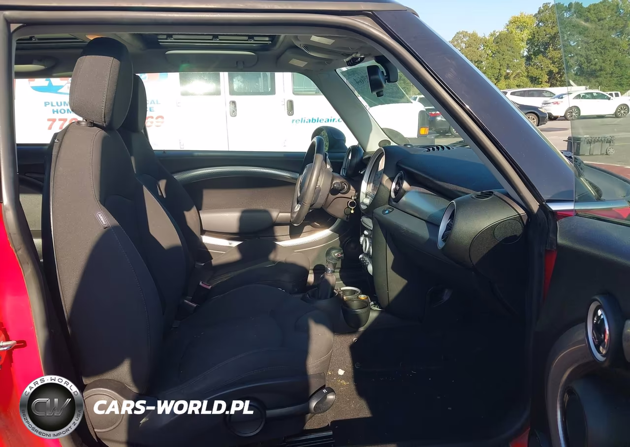 2008 Mini Cooper S VIN:WMWMF73588TV32894 - 5