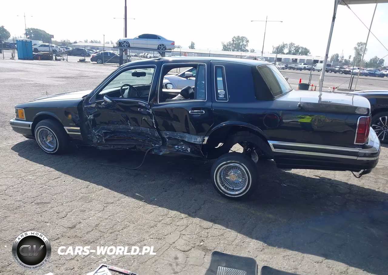 1990 Lincoln Town Car Signature VIN:1LNCM82F9LY796895 - 15
