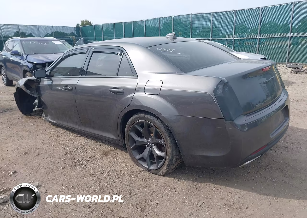 2020 Chrysler 300 Touring VIN:2C3CCAAG4LH175636 - 3