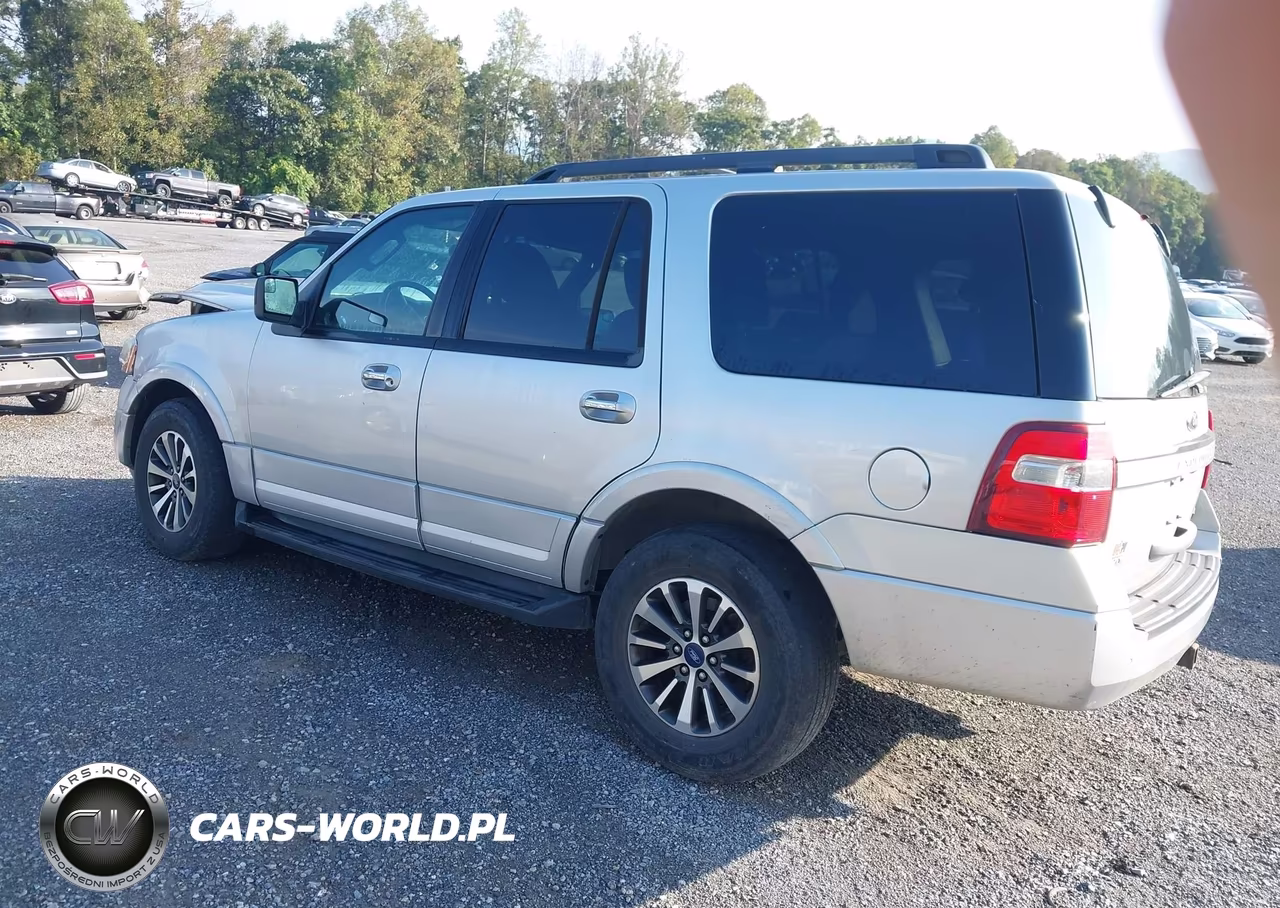 2015 Ford Expedition Xlt VIN:1FMJU1JT2FEF39752 - 3