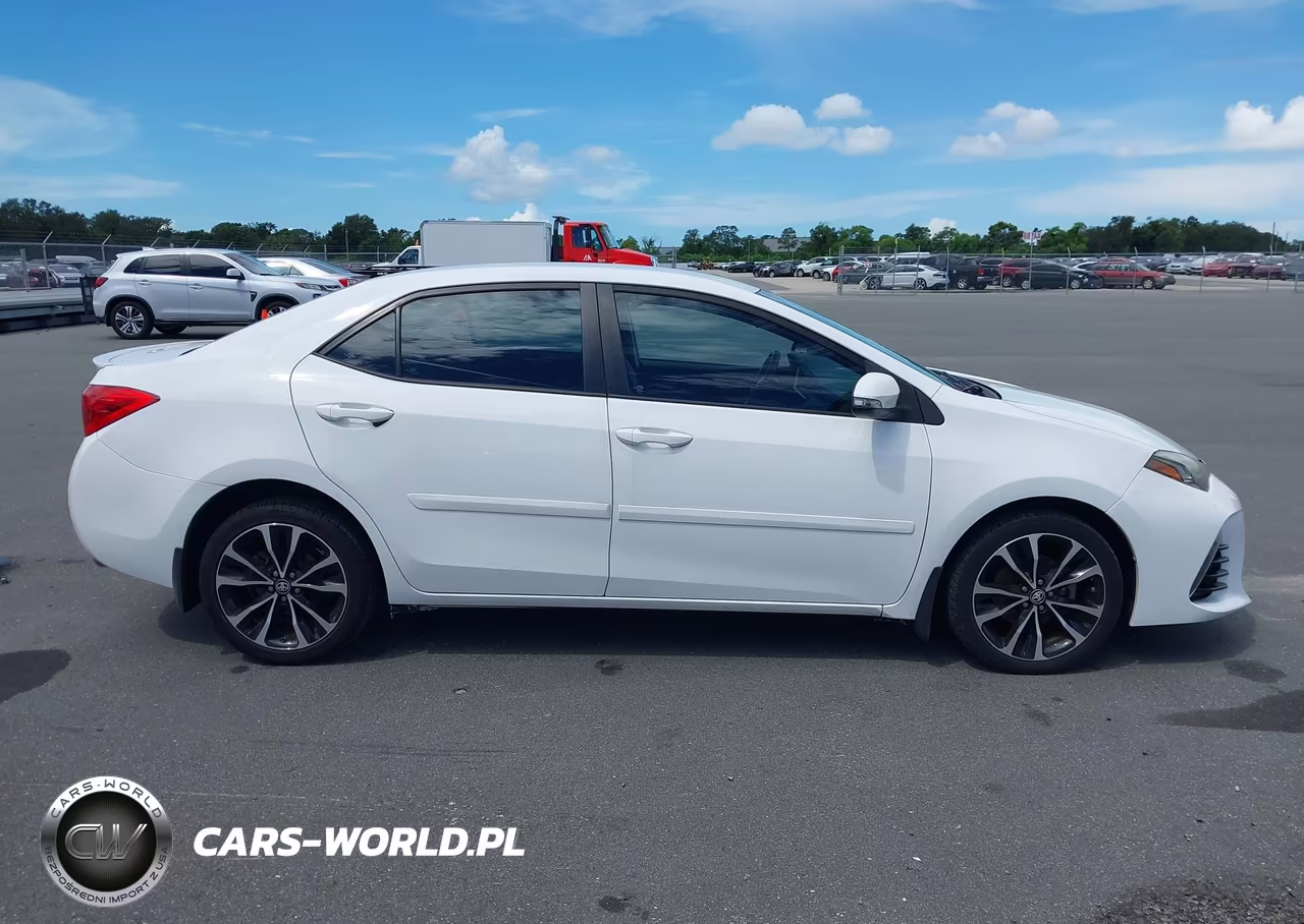 2017 Toyota Corolla Se VIN:5YFBURHE5HP594149 - 14