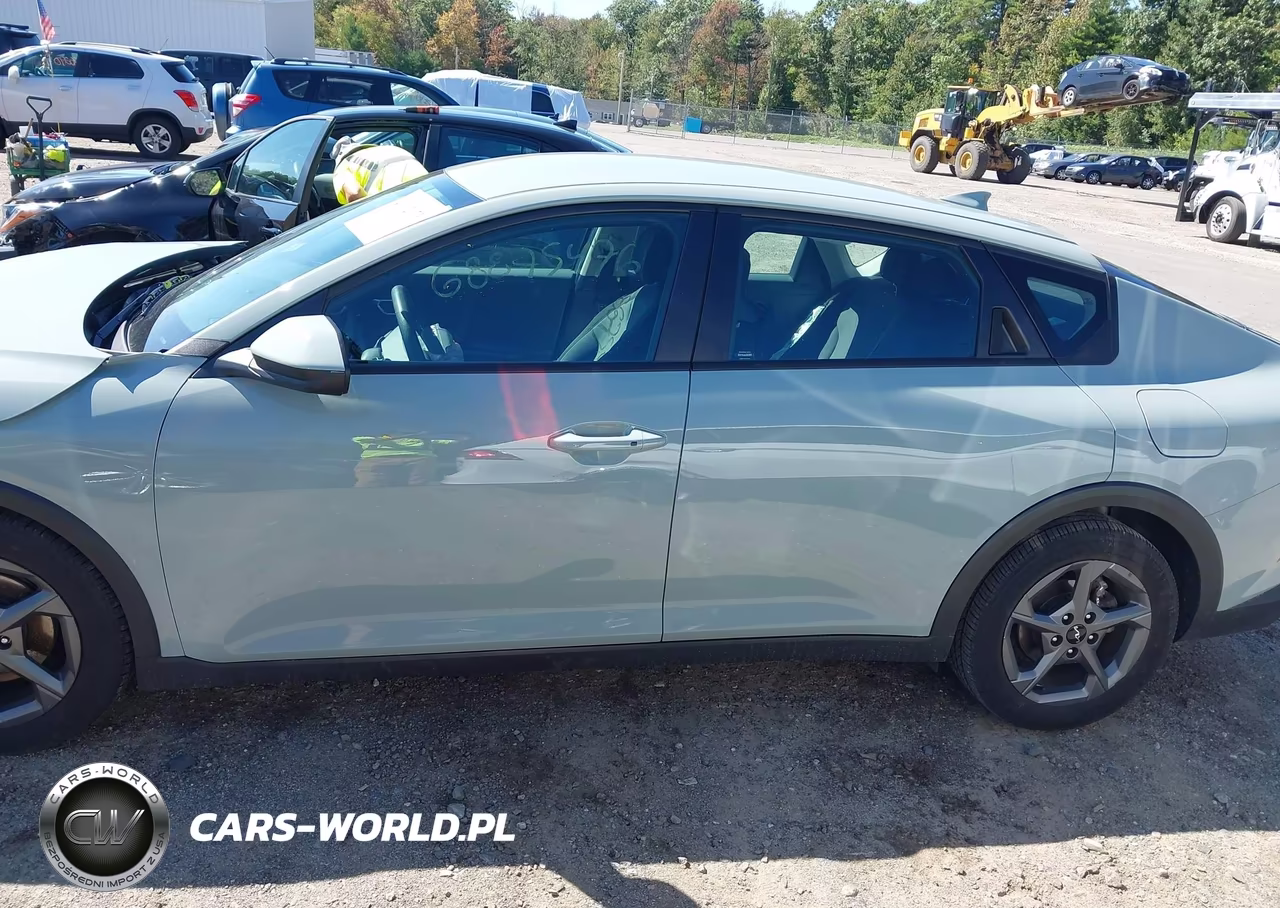2025 Kia K4 Lxs VIN:3KPFT4DE3SE045541 - 15