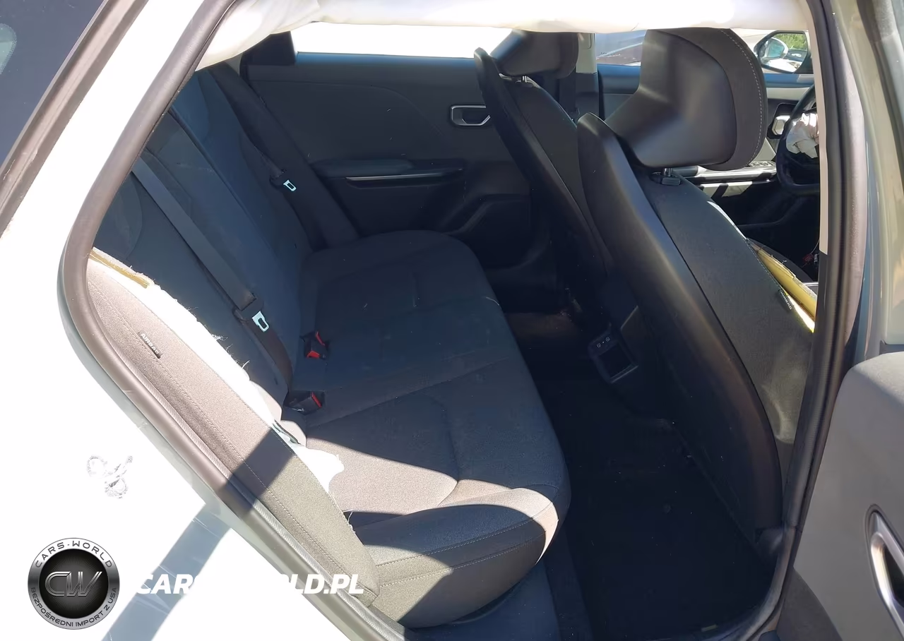 2025 Kia K4 Lxs VIN:3KPFT4DE3SE045541 - 8