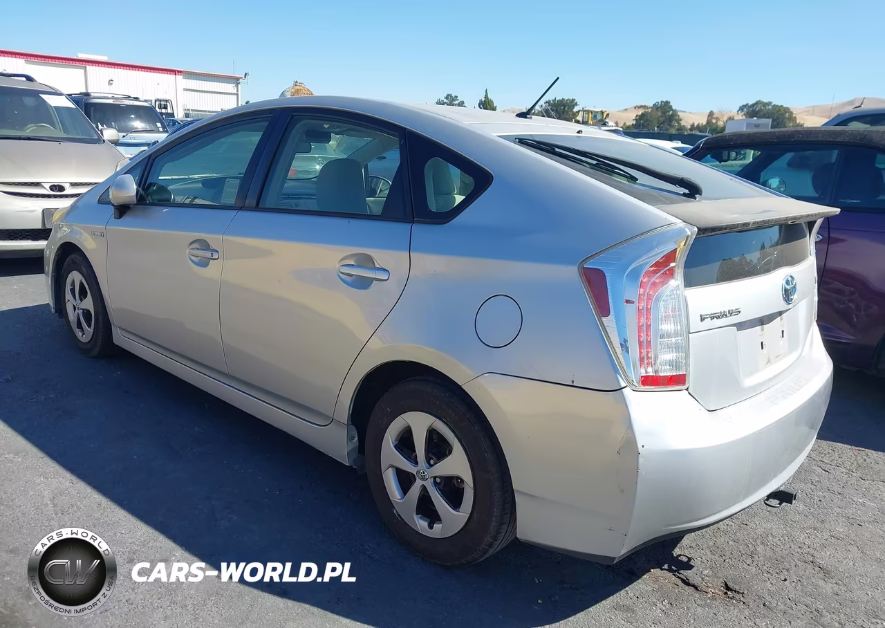 2014 Toyota Prius Two VIN:JTDKN3DU7E1770013 - 3