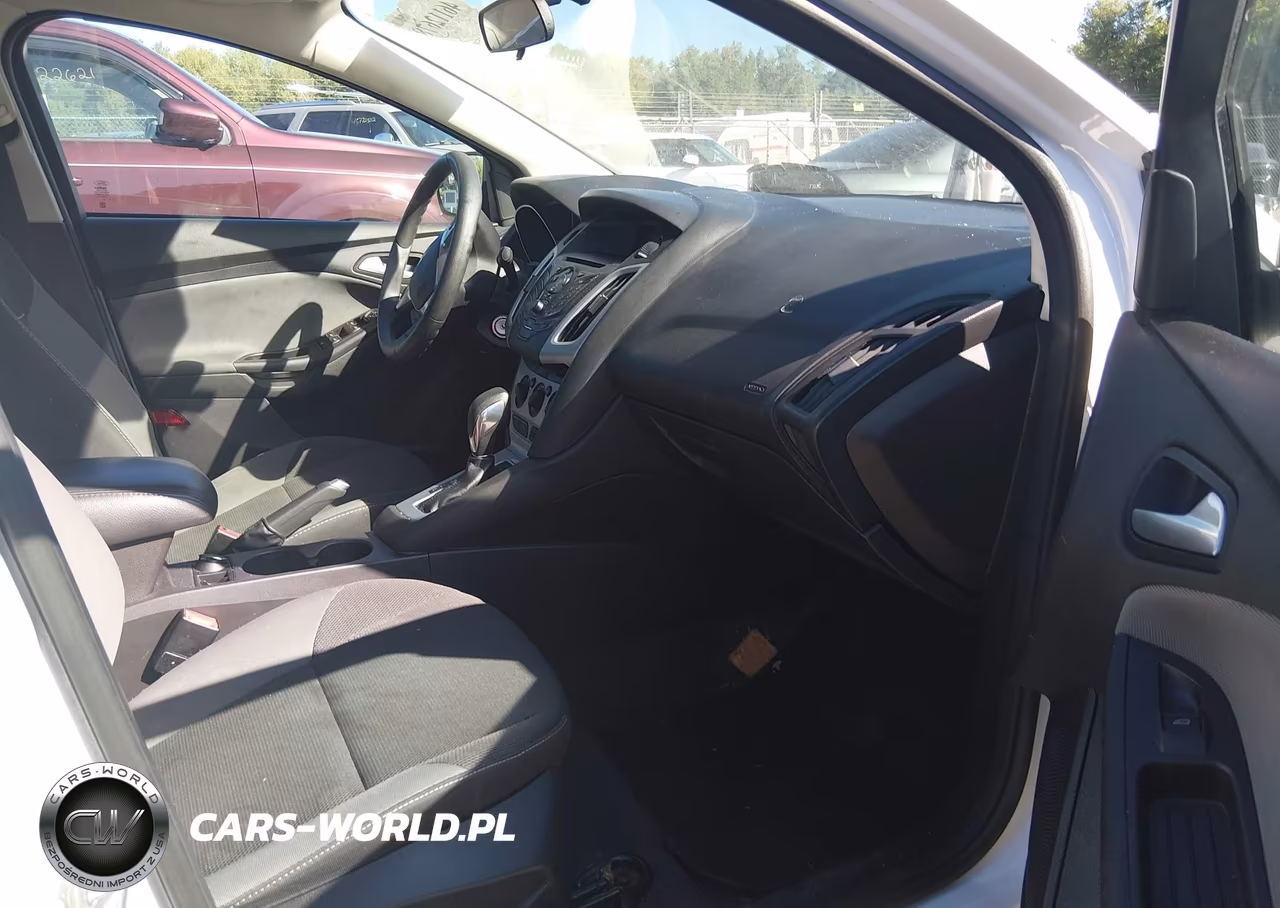 2014 Ford Focus Se VIN:1FADP3F28EL188026 - 5