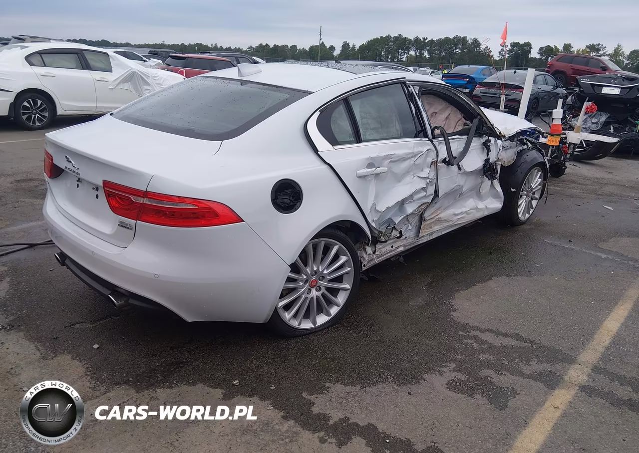 2018 Jaguar Xe 35T Portfolio Limited Edition VIN:SAJAN4EV7JCP17028 - 4