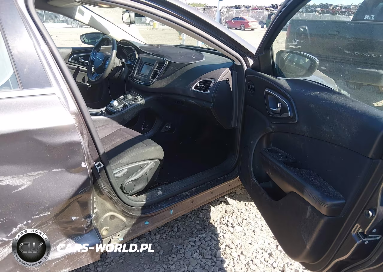 2015 Chrysler 200 Limited VIN:1C3CCCAB6FN586001 - 5