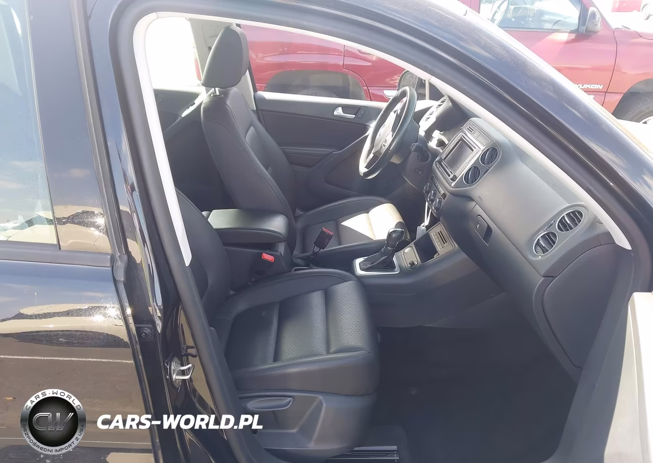 2017 Volkswagen Tiguan 2.0T-2.0T S VIN:WVGAV7AX2HK014326 - 5