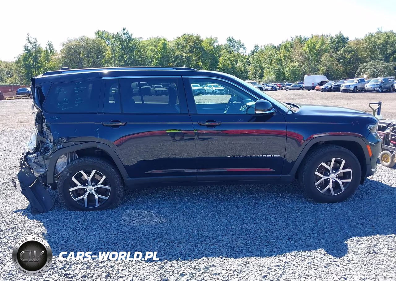 2023 Jeep Grand Cherokee L Limited 4X4 VIN:1C4RJKBG7P8853890 - 13